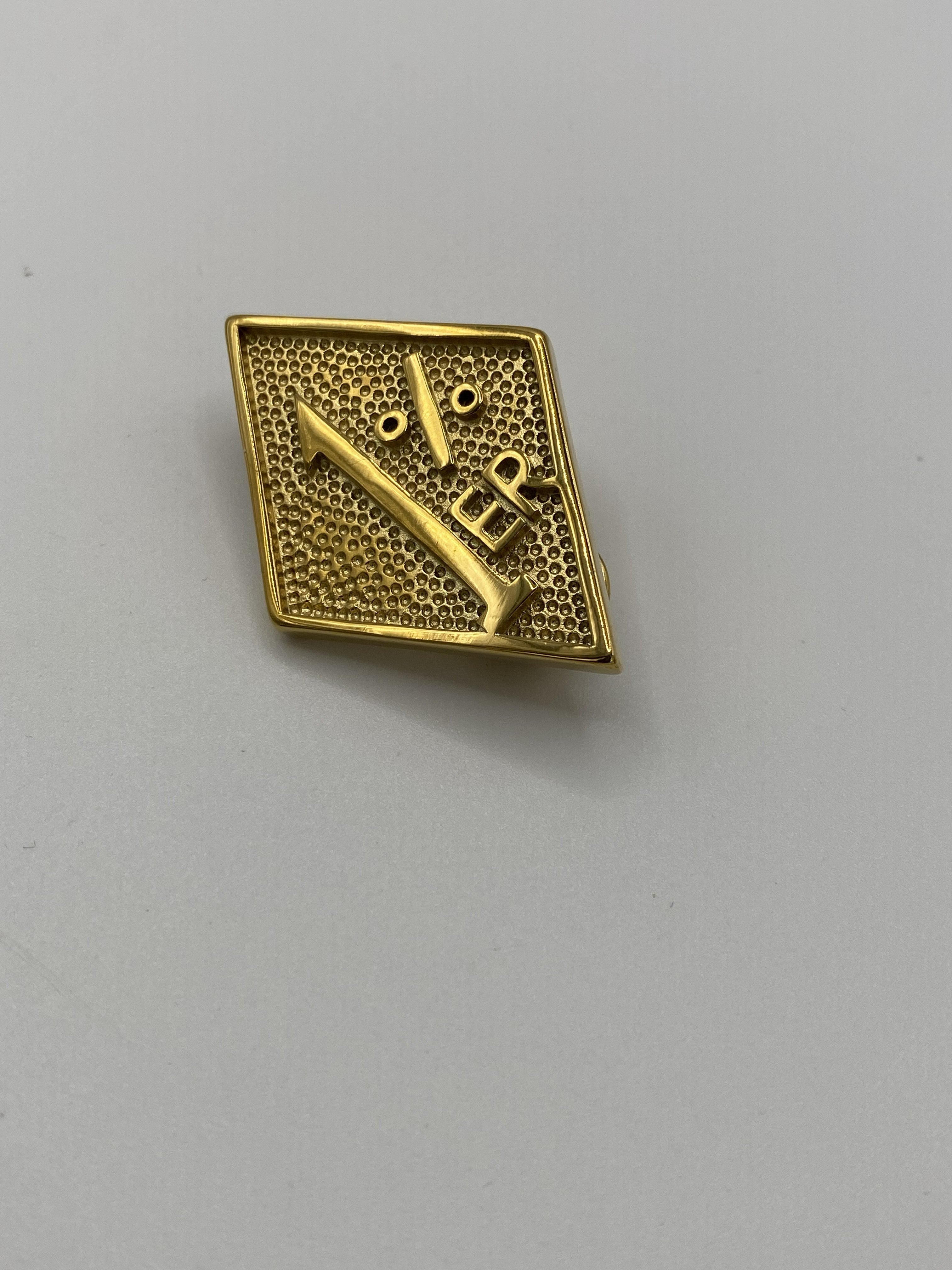 1% Pins